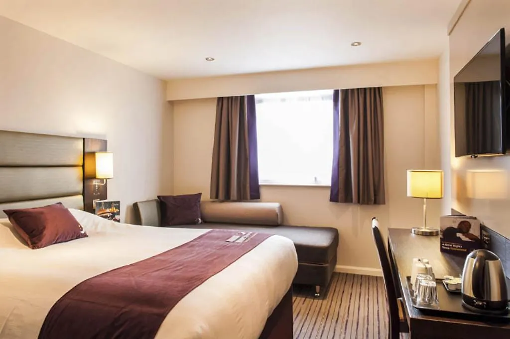 Premier Inn Wirral - Two Mills Элсмир-Порт Отель
