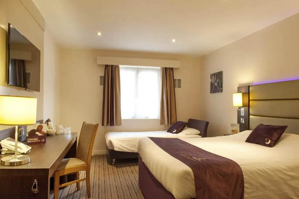 *** Отель Premier Inn Wirral - Two Mills Элсмир-Порт Великобритания