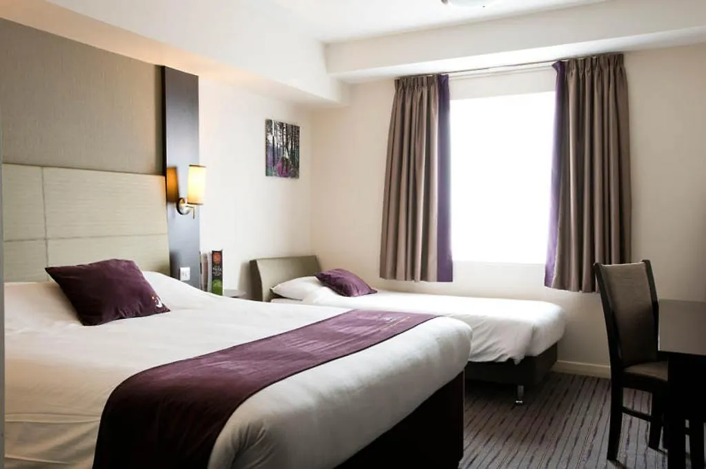 Premier Inn Wirral - Two Mills Элсмир-Порт 3*,