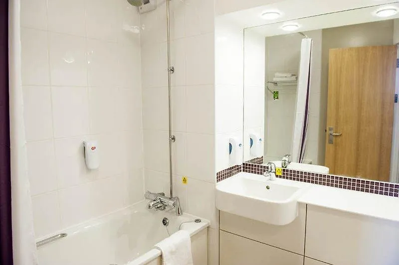 Premier Inn Wirral - Two Mills Элсмир-Порт 3*,