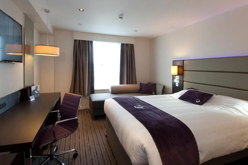 Premier Inn Wirral - Two Mills Элсмир-Порт 3*,  Великобритания