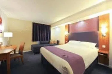 Premier Inn Wirral - Two Mills Элсмир-Порт Отель