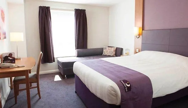 *** Отель Premier Inn Wirral - Two Mills Элсмир-Порт Великобритания